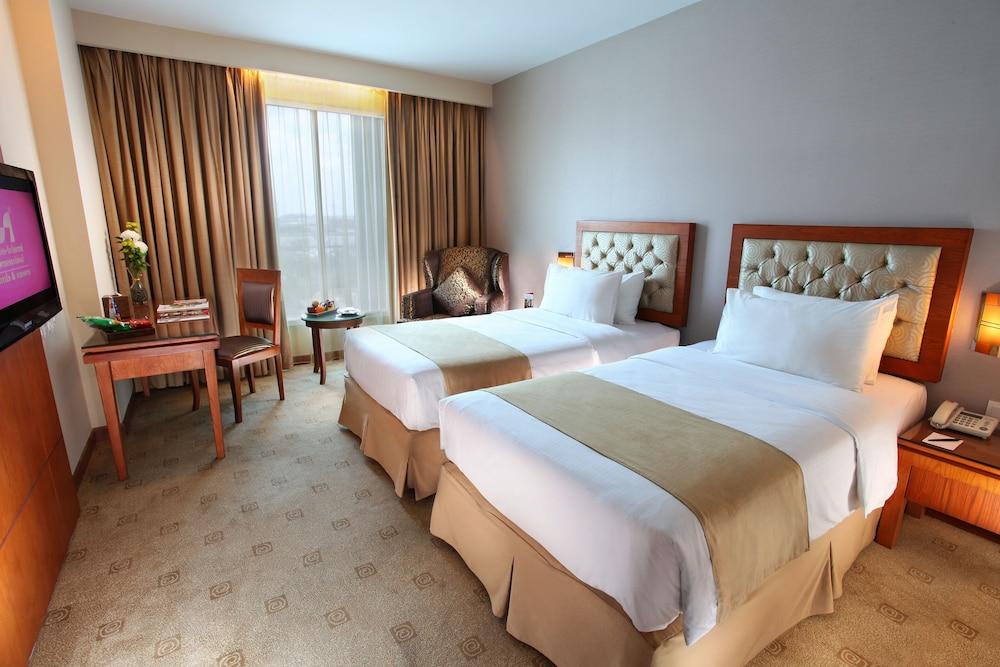 Swiss-Belinn Ska Пеканбару Екстериор снимка